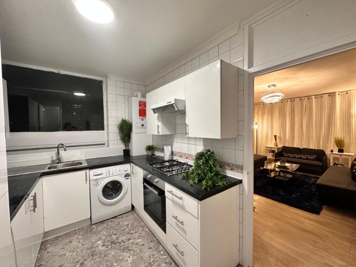 Posh 2-Bedroom, Living Room, Kitchen & 1.5 Bathroom ロンドン エクステリア 写真