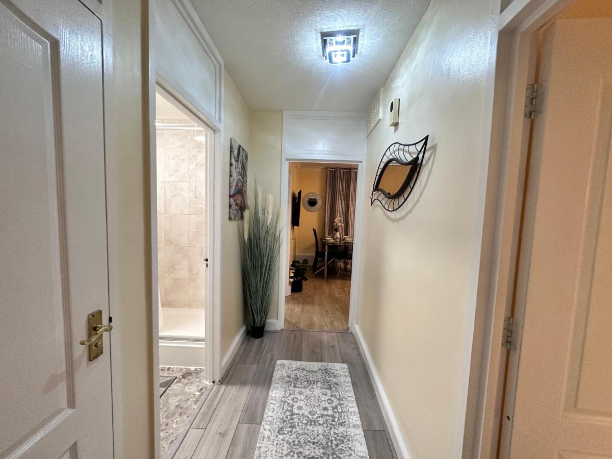 Posh 2-Bedroom, Living Room, Kitchen & 1.5 Bathroom ロンドン エクステリア 写真