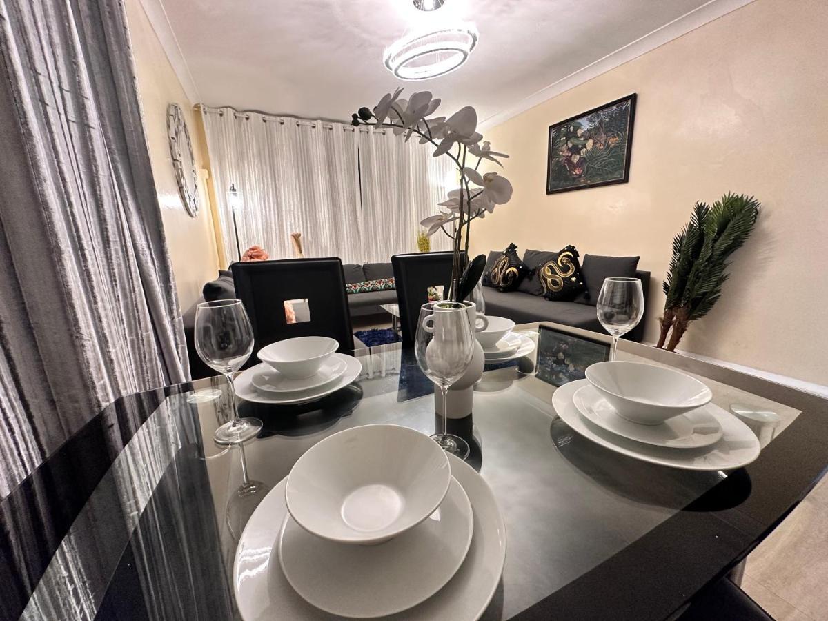 Posh 2-Bedroom, Living Room, Kitchen & 1.5 Bathroom ロンドン エクステリア 写真