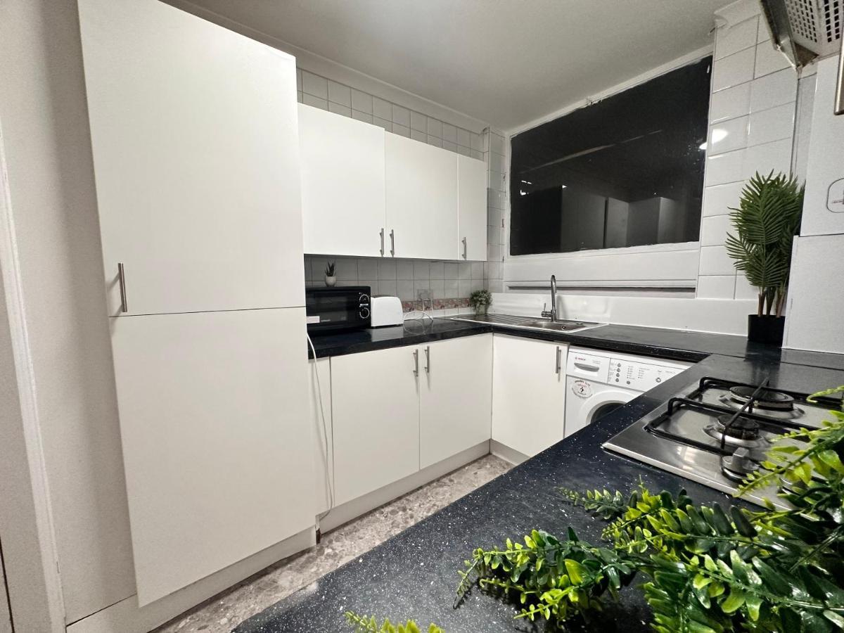 Posh 2-Bedroom, Living Room, Kitchen & 1.5 Bathroom ロンドン エクステリア 写真