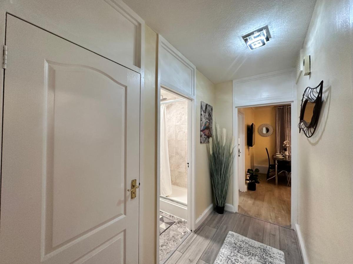 Posh 2-Bedroom, Living Room, Kitchen & 1.5 Bathroom ロンドン エクステリア 写真